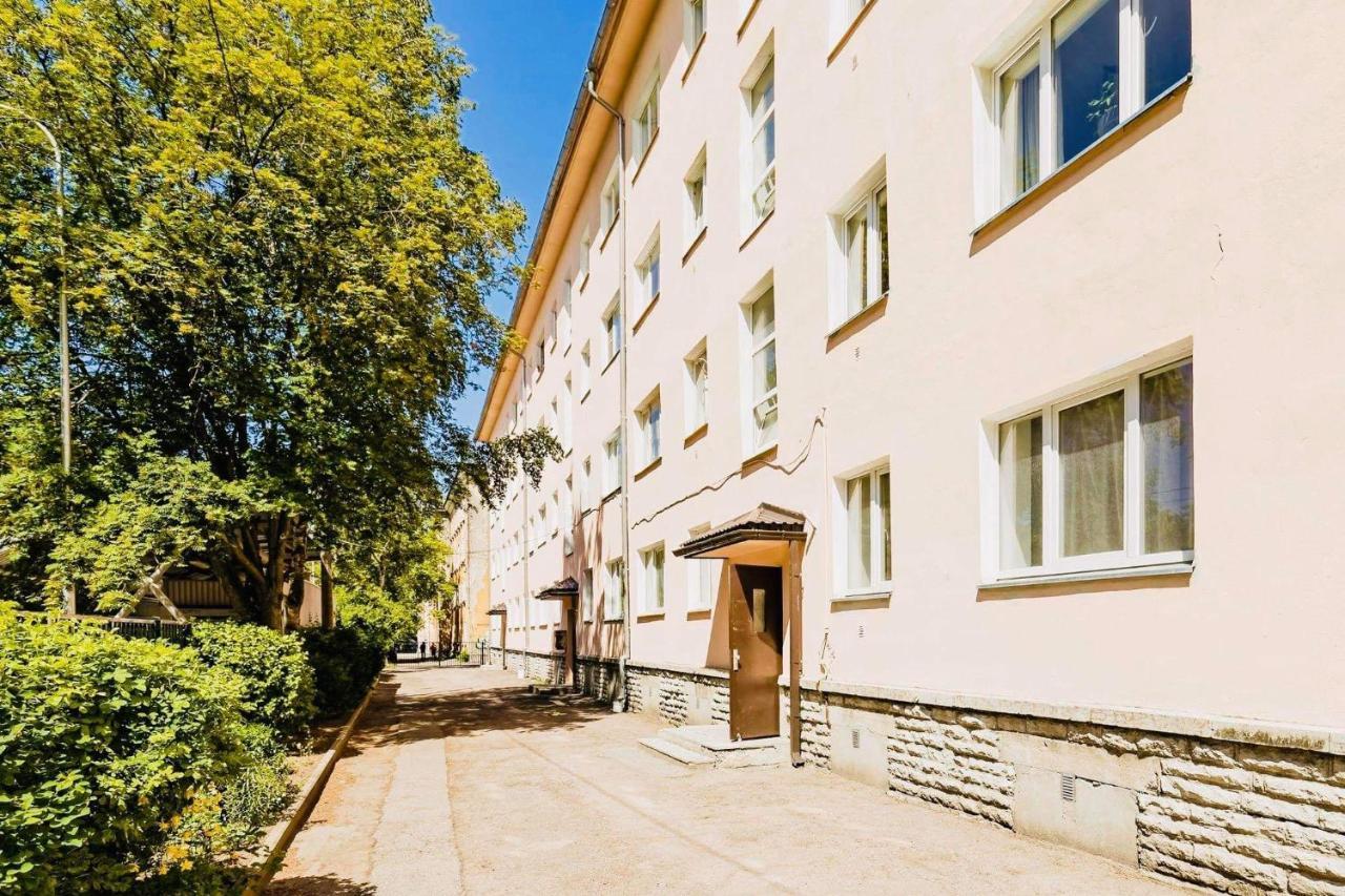 Sunny Apartment, 7 Min With Tram To The Old Town Tallinn Exterior foto