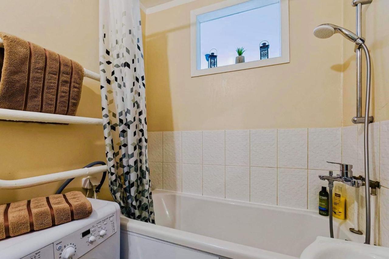Sunny Apartment, 7 Min With Tram To The Old Town Tallinn Exterior foto
